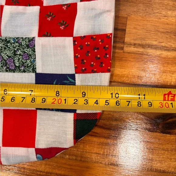 Set of 2 Quilted Patchwork Granny Square Vintage Stockings Christmas Cottage Cor - Picture 4 of 11